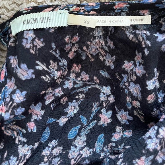 Floral Crop Top - Picture 3 of 5